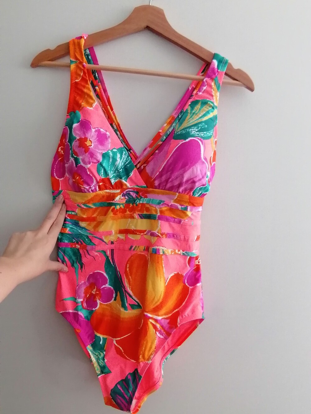 NWOT La Blanca Isla Del Sol Vibrant Multi-Strap One Piece Swim Bathing Suit 10 - Picture 7 of 16